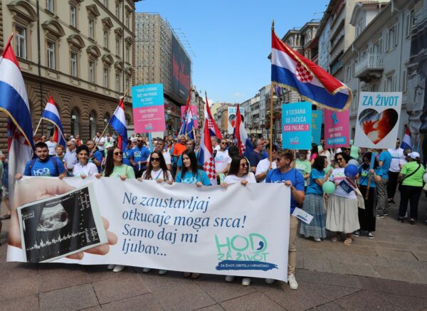 Rijeka: Hod za zivot
