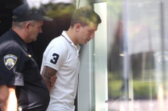 Zagreb: Vozač koji je pokosio pješake u Buzinu doveden na ispitivanje u Općinsko državno odvjetništvo u Novom Zagrebu Zagreb: Vozač koji je pokosio pješake u Buzinu doveden na ispitivanje u Općinsko državno odvjetništvo u Novom Zagrebu