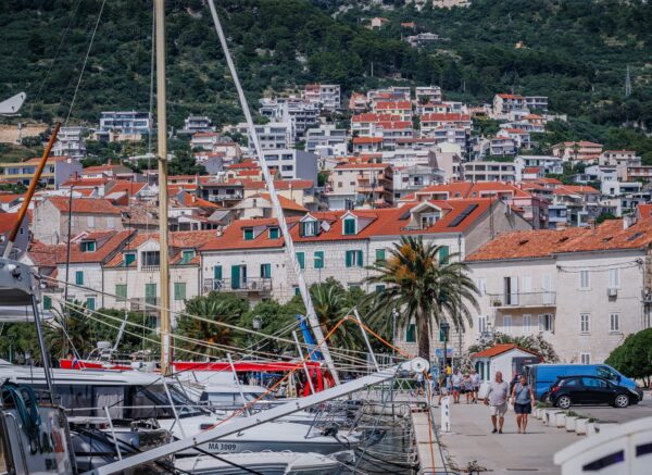 Makarska: Pogled na novoizgrađeni dio