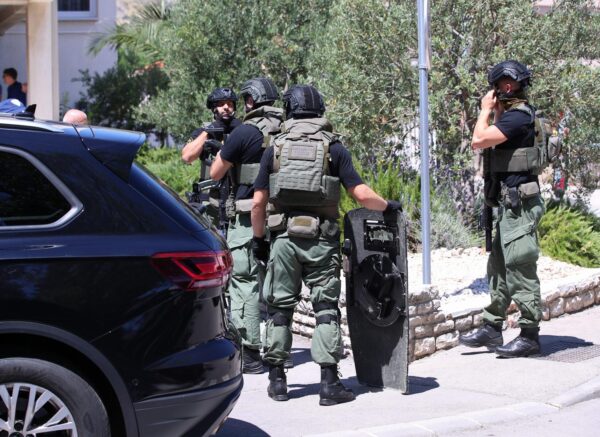 U Trogiru upucan čovjek, policija traži napadača