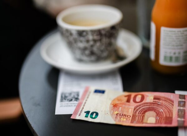 Od 1. siječnja euro postaje službena valuta u Hrvatskoj i nakon 29 godina zamijenit će kunu
