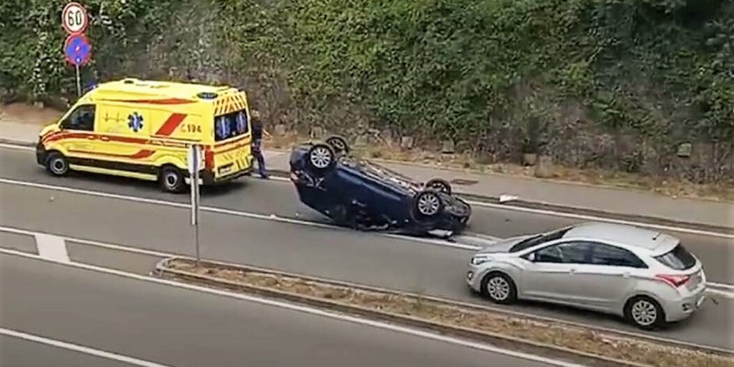 nesreća rujevica auto na krovu 1222 nesreća rujevica auto na krovu 1222