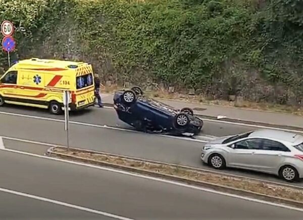 nesreća rujevica auto na krovu 1222