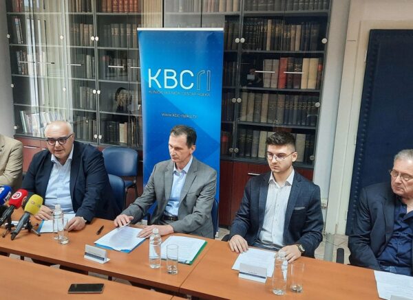 Dragan Primorac sa suradnicima na press konferenciji u Rijeci