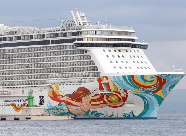 Norwegian Getaway kruzer u splitskoj luci