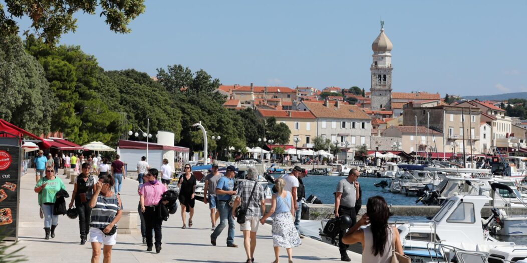 Otok Krk još je uvijek pun turista Otok Krk još je uvijek pun turista