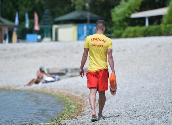 Zagreb: Spasilačka služba na Rekreacijsko sportskom centru Jarun