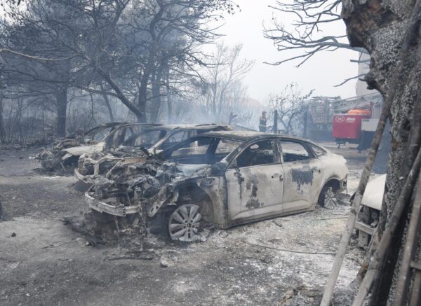 U požaru kod Grebaštice izgorjeli automobili