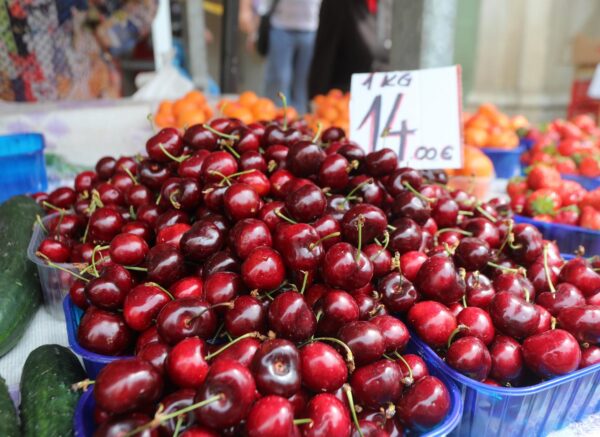 Rijeka: Prve trešnje na riječkoj tržnici