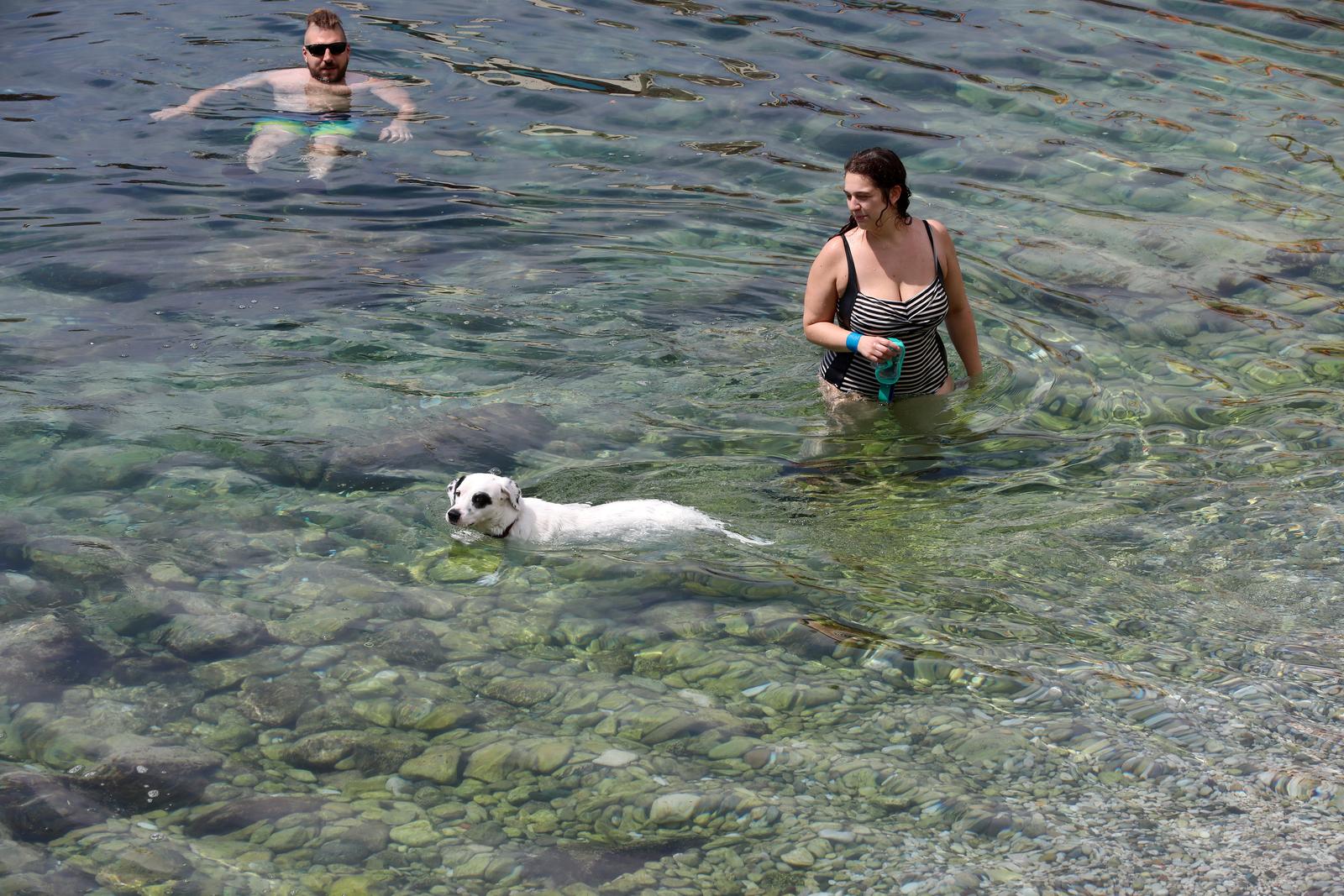 Rijeka: Pseca plaza na Pecinama Rijeka: Pseca plaza na Pecinama