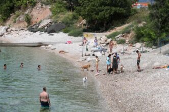 Rijeka: Pseca plaza na Pecinama Rijeka: Pseca plaza na Pecinama