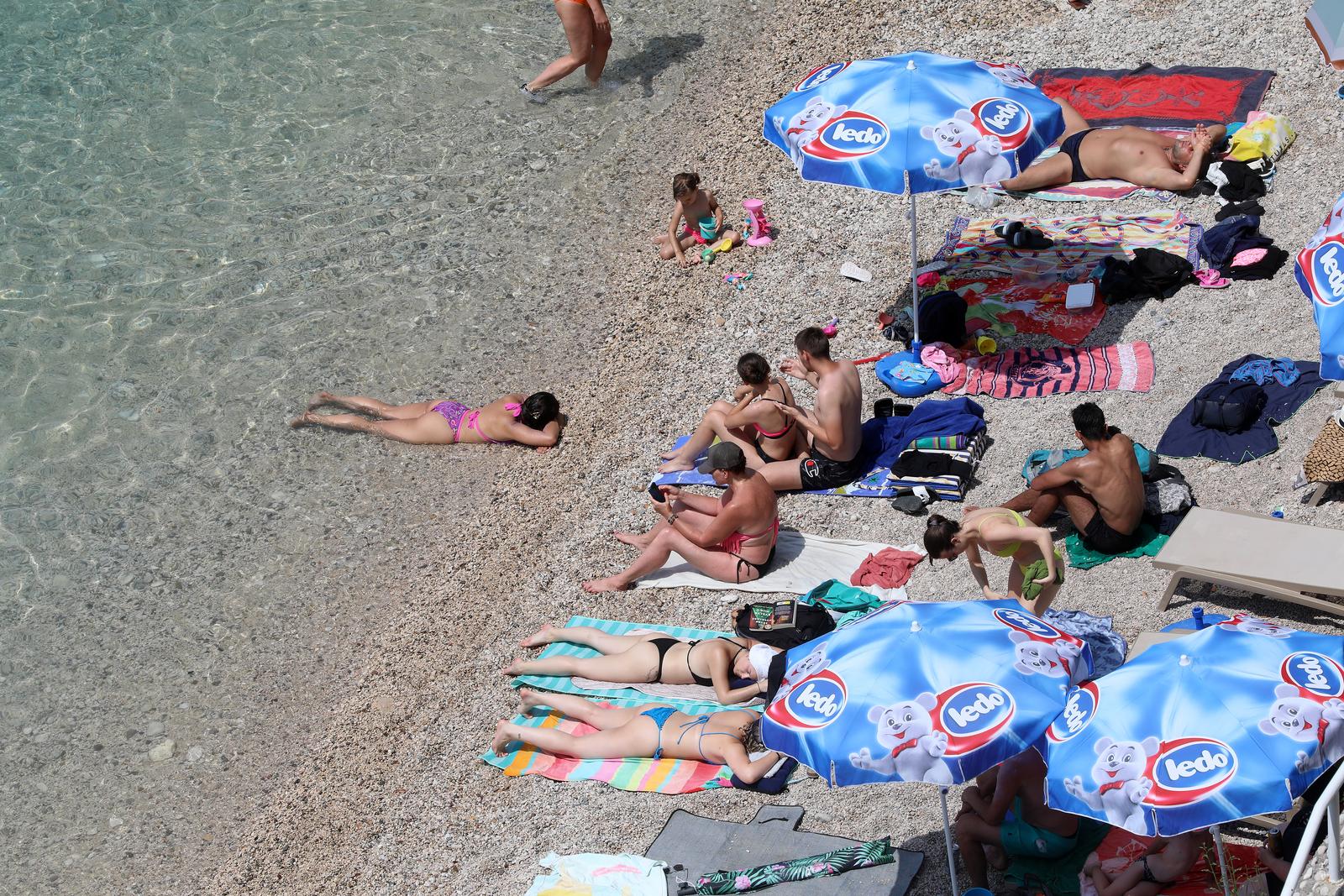 Rijeka: Kupaci na gradskoj plazi Sablicevo Rijeka: Kupaci na gradskoj plazi Sablicevo