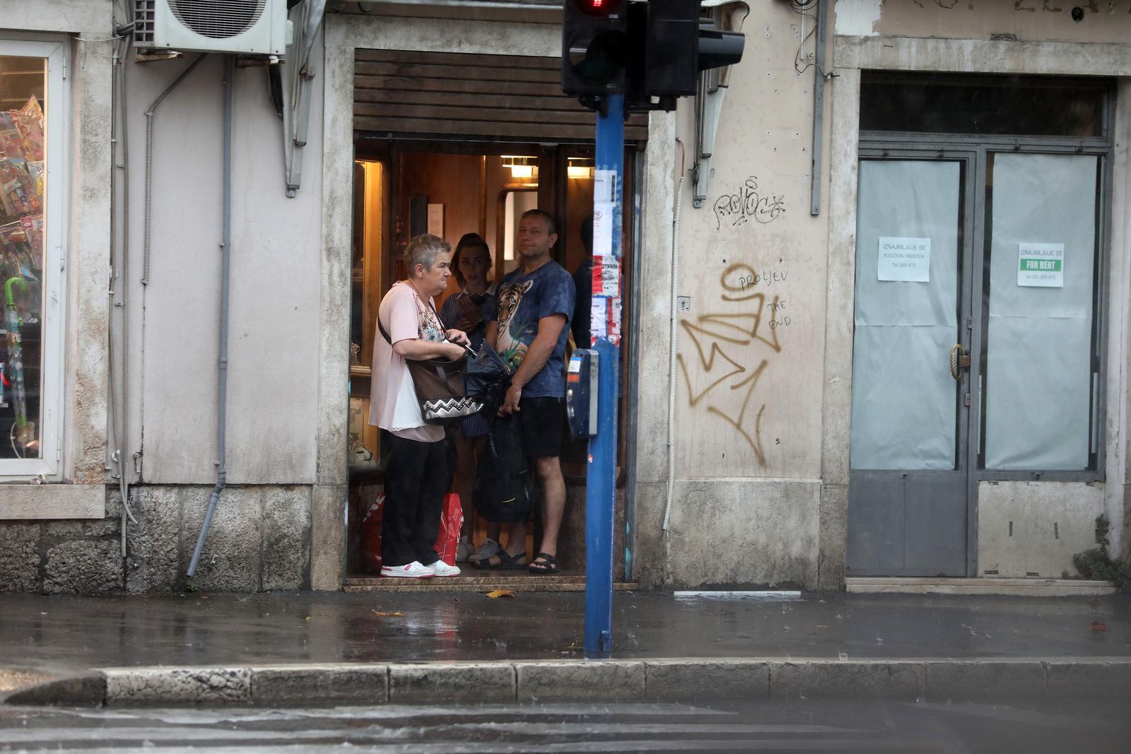 Rijeka: Olujno nevrijeme protutnjalo gradom