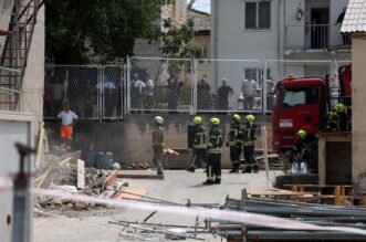 Pao strop u servisnoj bazi marine Trogir, poginula jedna osoba Pao strop u servisnoj bazi marine Trogir, poginula jedna osoba