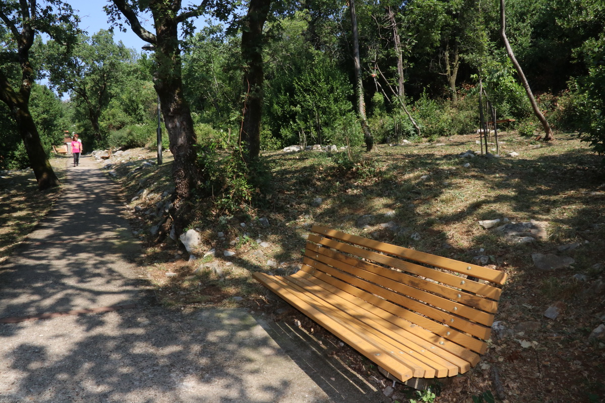 U-Parku-lovora-postavljena-špina-s-pitkom-vodom-4