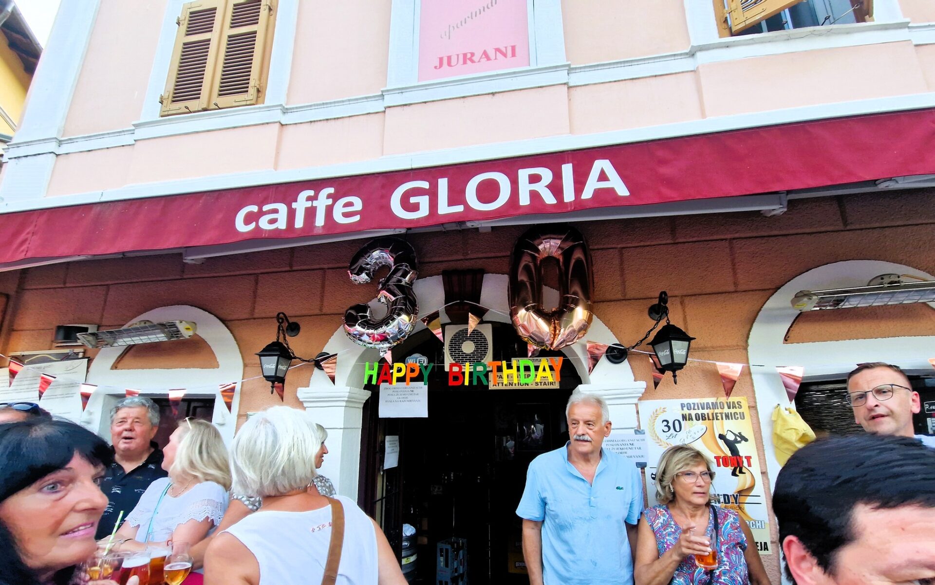 caffe gloria ika (5) caffe gloria ika (5)