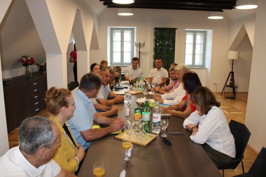 komadina vrbovsko sastanak (10) komadina vrbovsko sastanak (10)