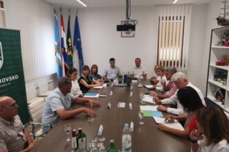 komadina vrbovsko sastanak (14) komadina vrbovsko sastanak (14)
