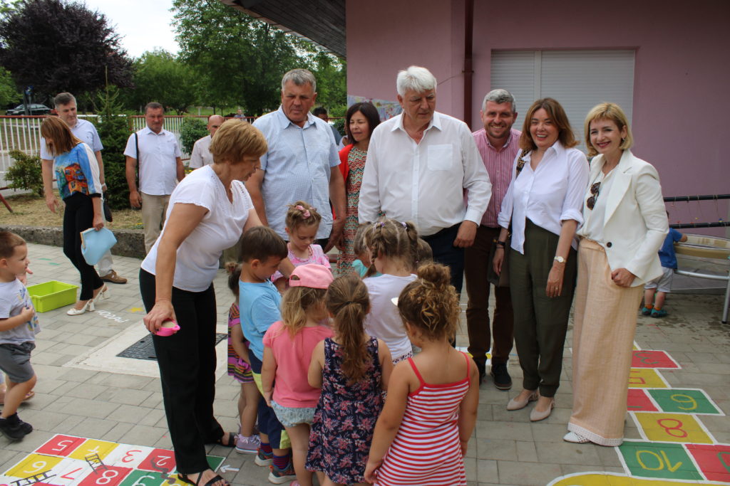 komadina vrbovsko sastanak (4) komadina vrbovsko sastanak (4)