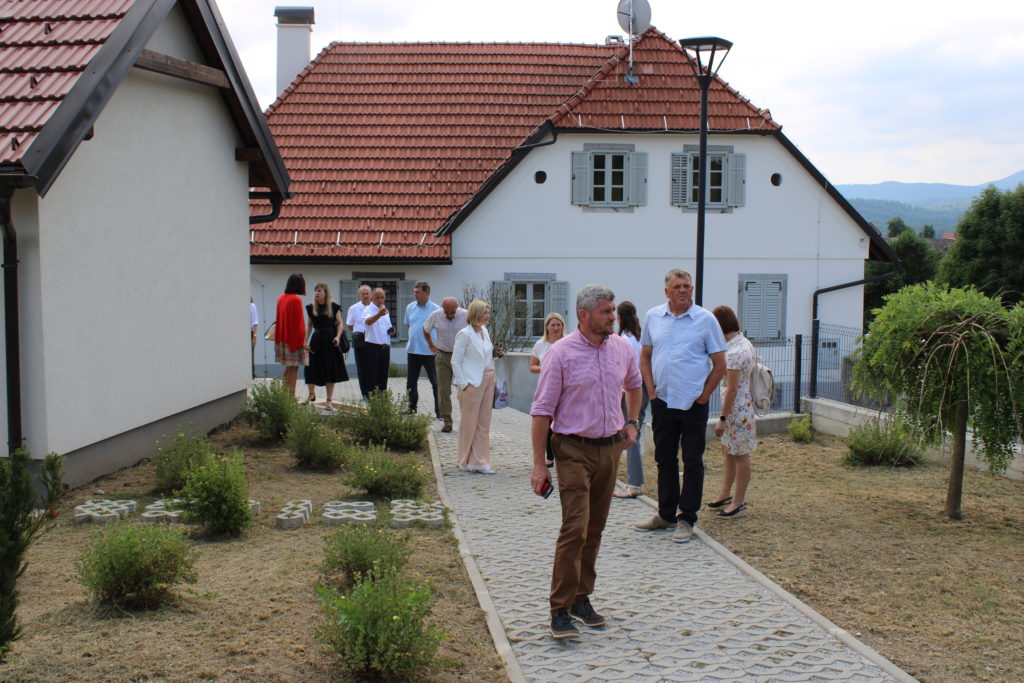 komadina vrbovsko sastanak (9) komadina vrbovsko sastanak (9)