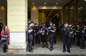 Zagreb: Molitelji na glavnom gradskom trgu Zagreb: Molitelji na glavnom gradskom trgu