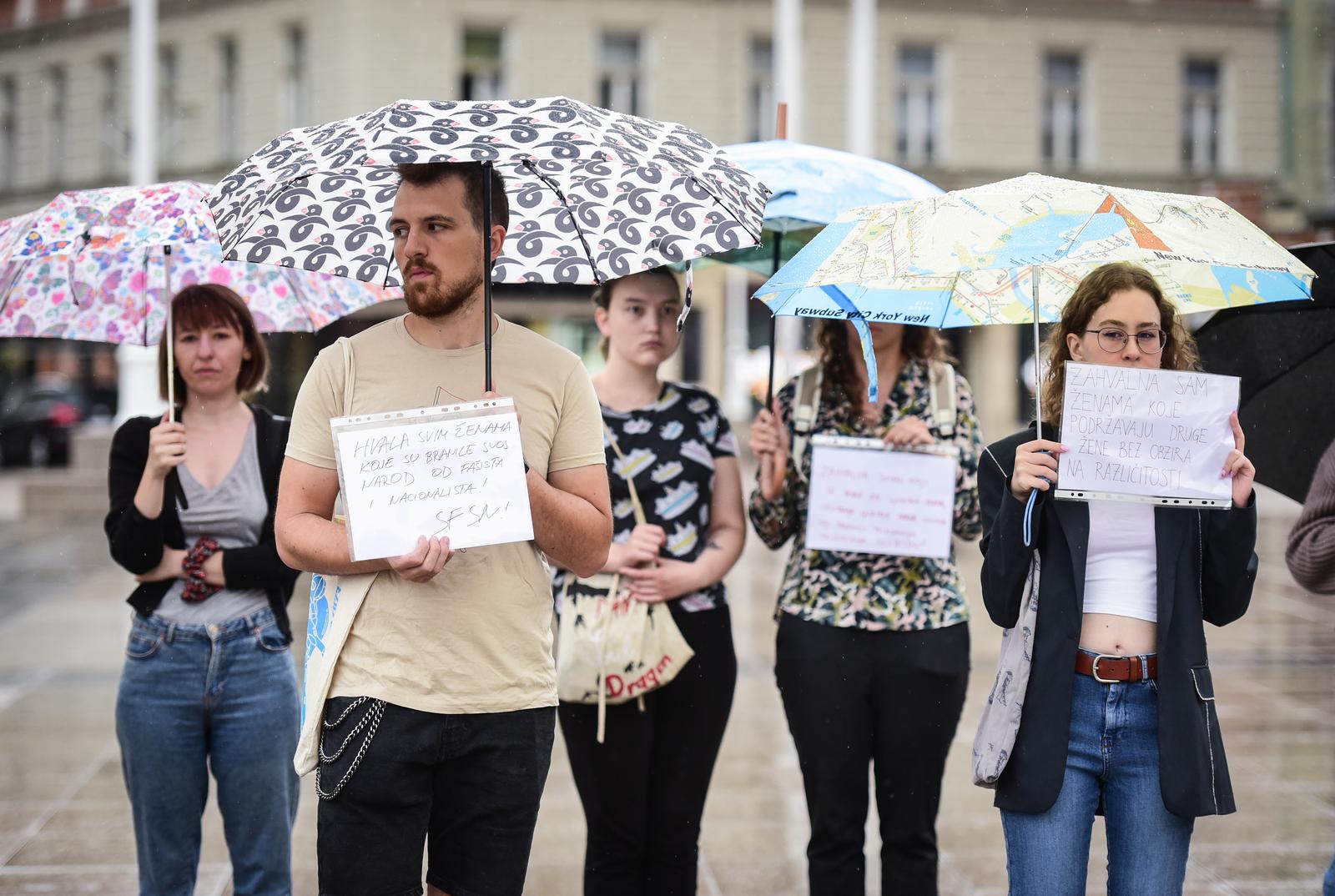 Zagreb: Prosvjed protiv molitelja na Trgu Zagreb: Prosvjed protiv molitelja na Trgu
