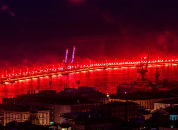Rijeka: Paljenje 222 baklje na Molo longu povodom obljetnice VRO Oluja