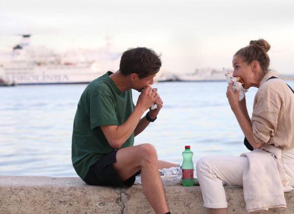 Split: Mlađa populacija turista najčešće jede na rivi
