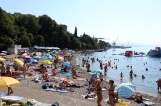 Rijeka: Plaa Kantrida puna je kupa?a Rijeka: Plaa Kantrida puna je kupa?a