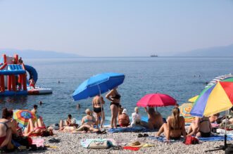 Rijeka: Plaa Kantrida puna je kupa?a Rijeka: Plaa Kantrida puna je kupa?a