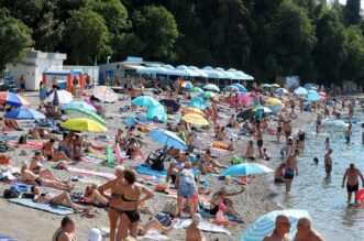Rijeka: Plaa Kantrida puna je kupa?a Rijeka: Plaa Kantrida puna je kupa?a