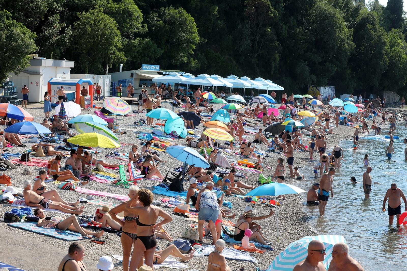 Rijeka: Plaa Kantrida puna je kupa?a Rijeka: Plaa Kantrida puna je kupa?a