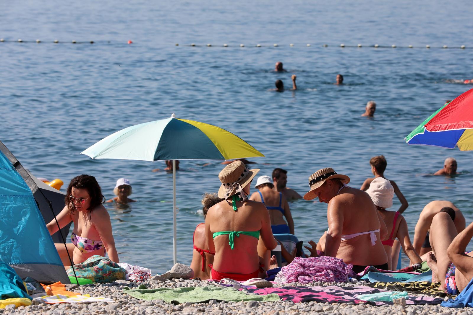 Rijeka: Plaža Kantrida puna je kupača Rijeka: Plaža Kantrida puna je kupača