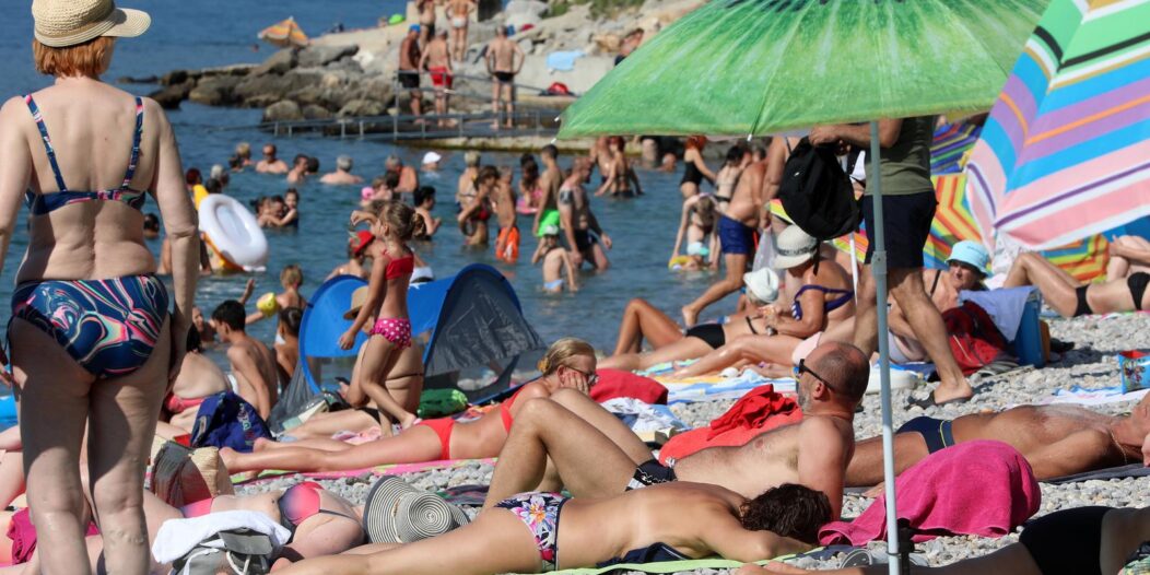 Rijeka: Plaža Kantrida puna je kupača Rijeka: Plaža Kantrida puna je kupača