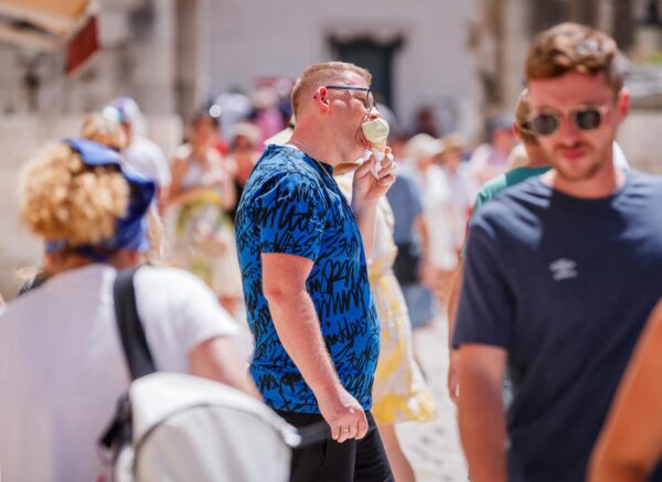 Split: Turisti u šetnji gradom unatoč velikim vrućinama