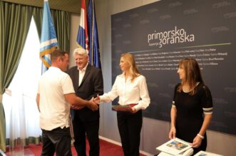 Rijeka: Dodjela ugovora poduzetnicima u Primorsko-goranskoj upaniji Rijeka: Dodjela ugovora poduzetnicima u Primorsko-goranskoj upaniji