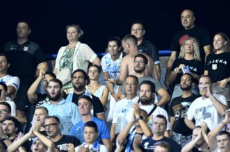 Damir Mišković utakmicu Dinama i Rijeke pratio je s Armadom Damir Mišković utakmicu Dinama i Rijeke pratio je s Armadom