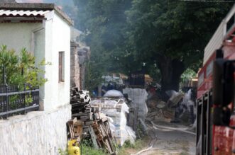Hreljin: Vatrogasci i mjetani gase poar ku?e i ume Hreljin: Vatrogasci i mjetani gase poar ku?e i ume