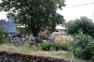 Hreljin: Vatrogasci i mještani gase požar kuće i šume Hreljin: Vatrogasci i mještani gase požar kuće i šume