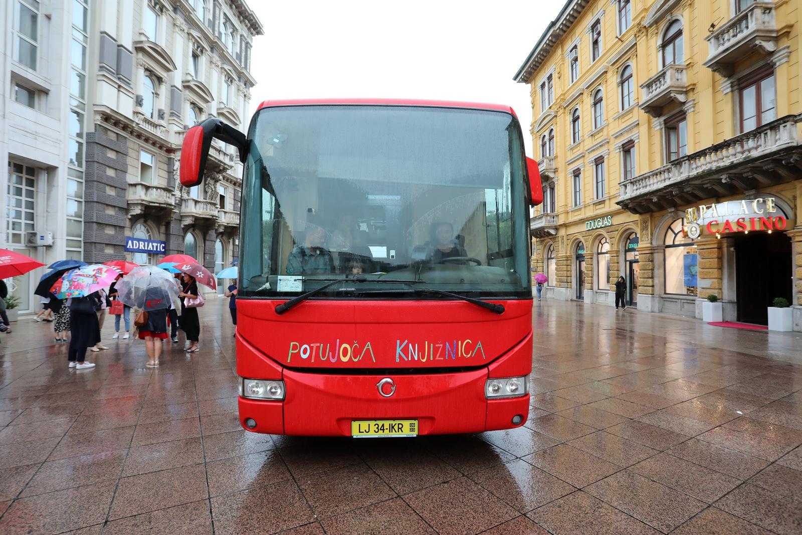 Rijeka: Predstavljanje novog gradskog bibliobusa Rijeka: Predstavljanje novog gradskog bibliobusa