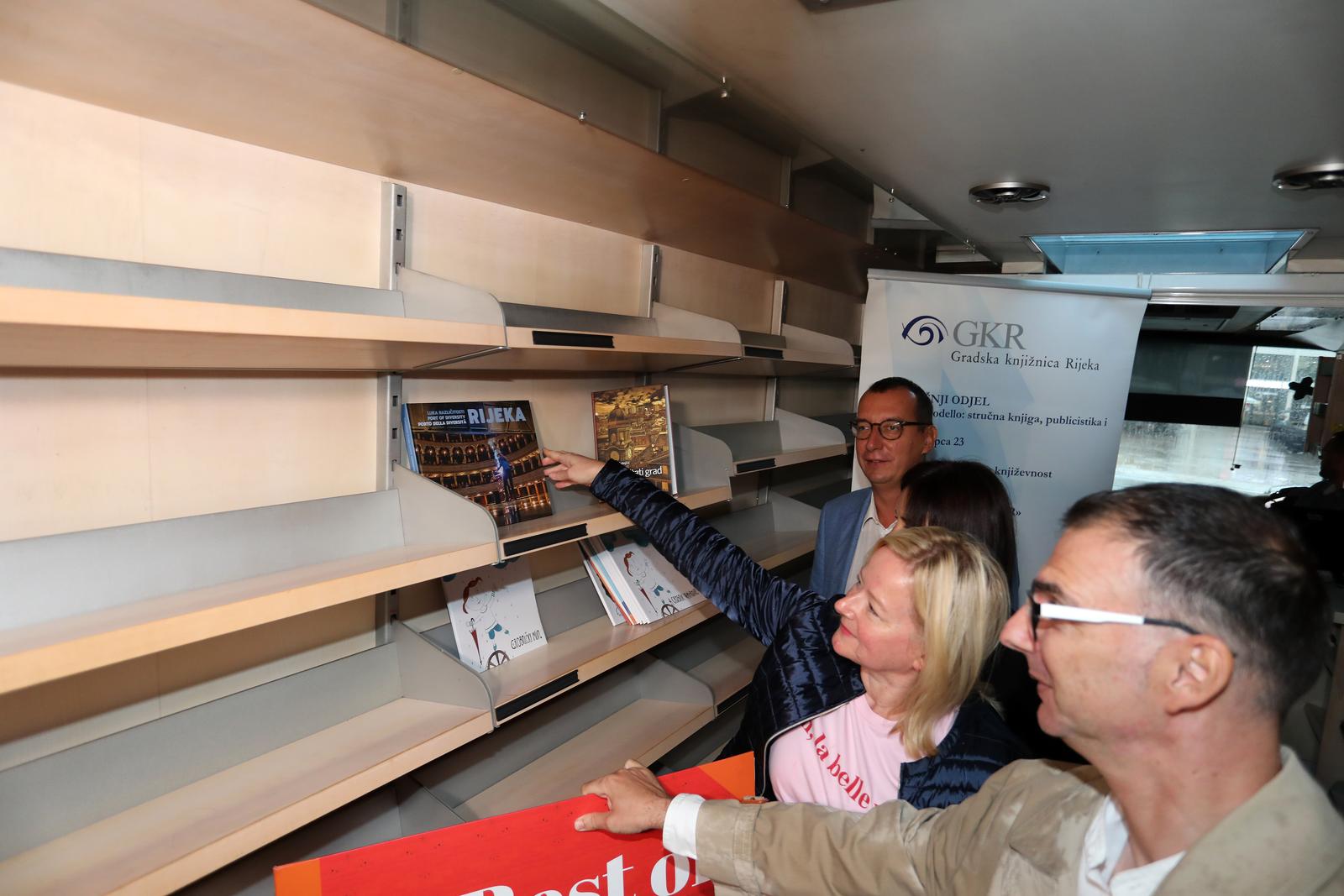 Rijeka: Predstavljanje novog gradskog bibliobusa Rijeka: Predstavljanje novog gradskog bibliobusa