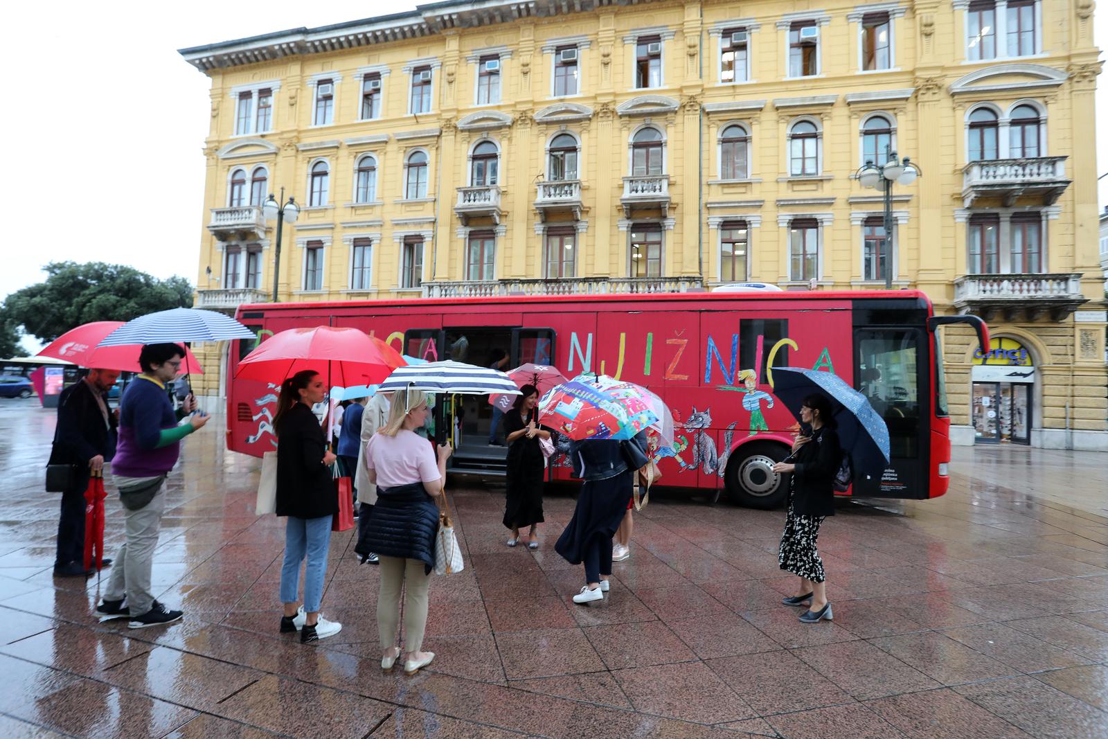 Rijeka: Predstavljanje novog gradskog bibliobusa Rijeka: Predstavljanje novog gradskog bibliobusa