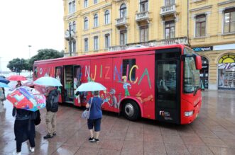Rijeka: Predstavljanje novog gradskog bibliobusa Rijeka: Predstavljanje novog gradskog bibliobusa