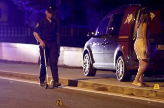 Brodarica: Automobilom naletio na dvoje pješaka koji su prevezeni u bolnicu Brodarica: Automobilom naletio na dvoje pješaka koji su prevezeni u bolnicu