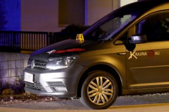 Brodarica: Automobilom naletio na dvoje pješaka koji su prevezeni u bolnicu Brodarica: Automobilom naletio na dvoje pješaka koji su prevezeni u bolnicu