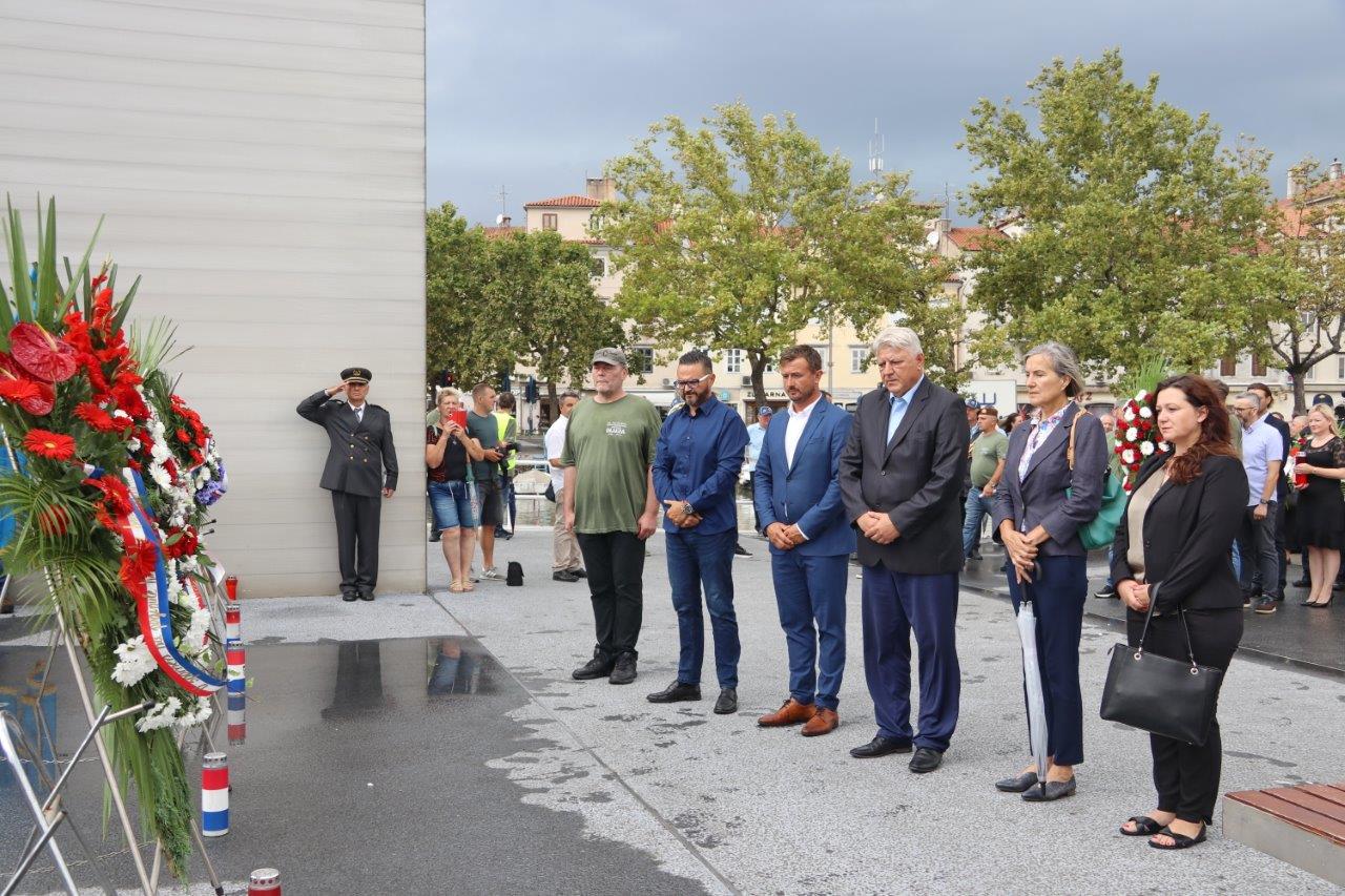 Polaganje-vijenaca-povodom-Dana-pobjede-i-domovinske-zahvalnosti-i-Dana-hrvatskih-branitelja-8 Polaganje-vijenaca-povodom-Dana-pobjede-i-domovinske-zahvalnosti-i-Dana-hrvatskih-branitelja-8