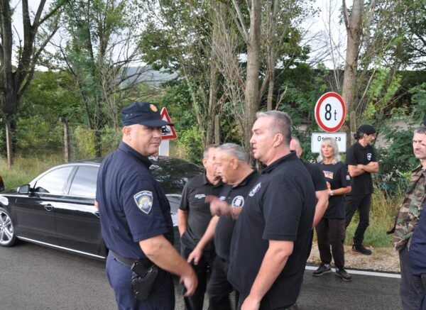 hos policija blokada dugopolje.org
