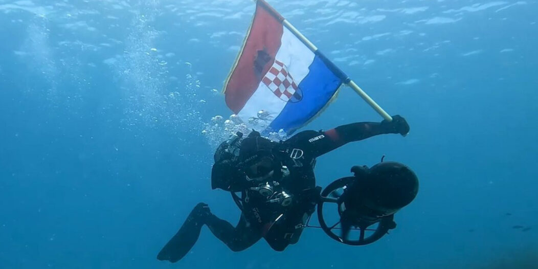 stijeg zastava ronilac dan pobjede Marjan Radović stijeg zastava ronilac dan pobjede Marjan Radović