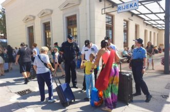vlak policajci (3) vlak policajci (3)