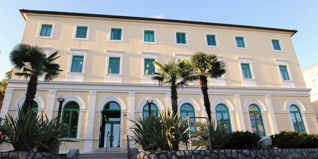 Gradska knjižnica i čitaonica “Viktor Car Emin” Opatija Gradska knjižnica i čitaonica “Viktor Car Emin” Opatija
